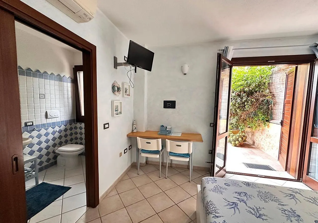 Pensión Murphy Holiday Homes- Crisalide Rooms La Maddalena