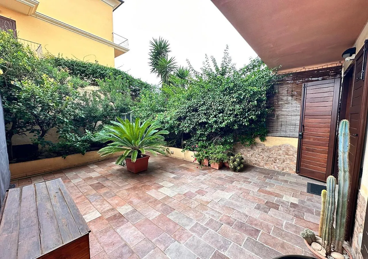 Murphy Holiday Homes- Crisalide Rooms La Maddalena  0*, La Maddalena (Sassari) Italia