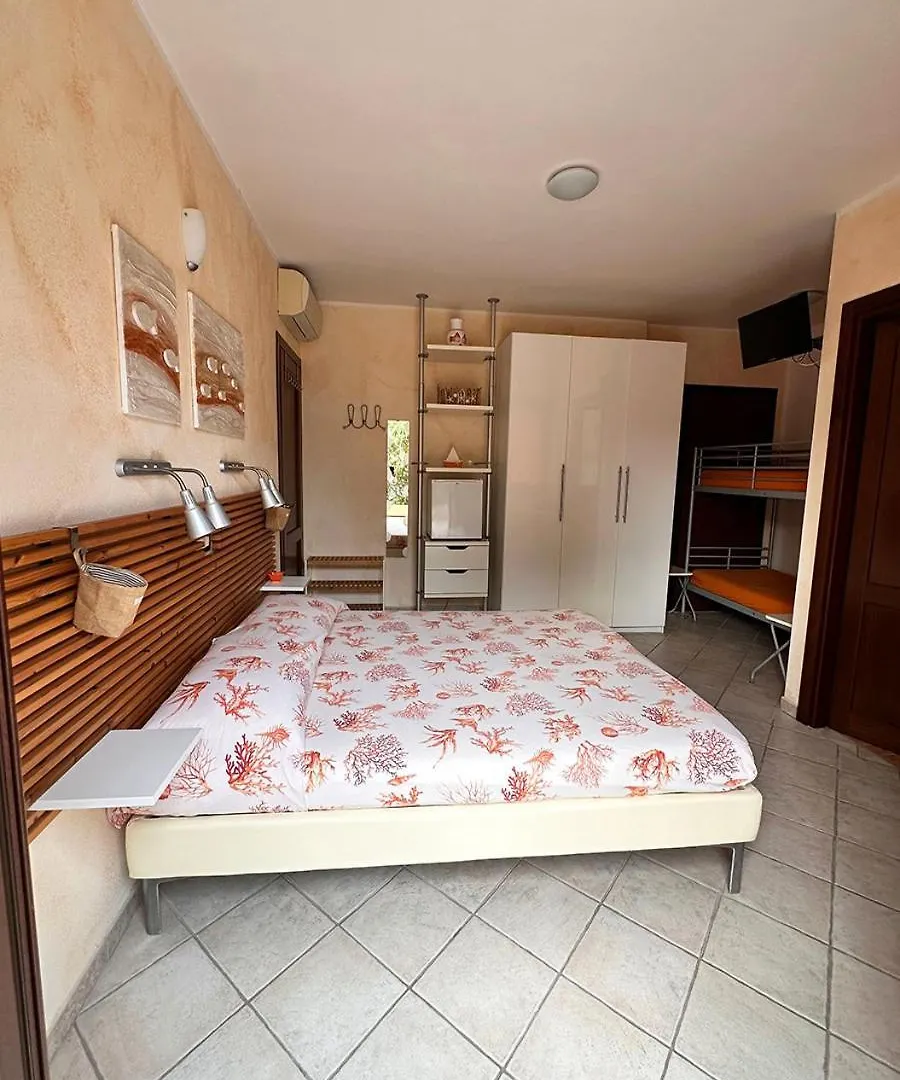 Murphy Holiday Homes- Crisalide Rooms La Maddalena  0*, La Maddalena (Sassari) Italia