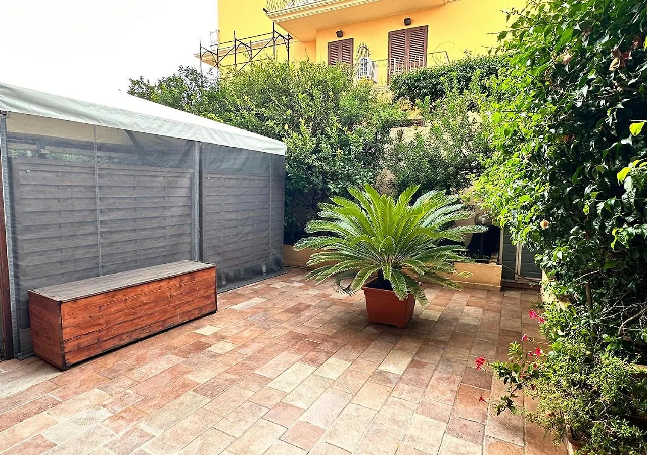 Pensión Murphy Holiday Homes- Crisalide Rooms La Maddalena  Italia